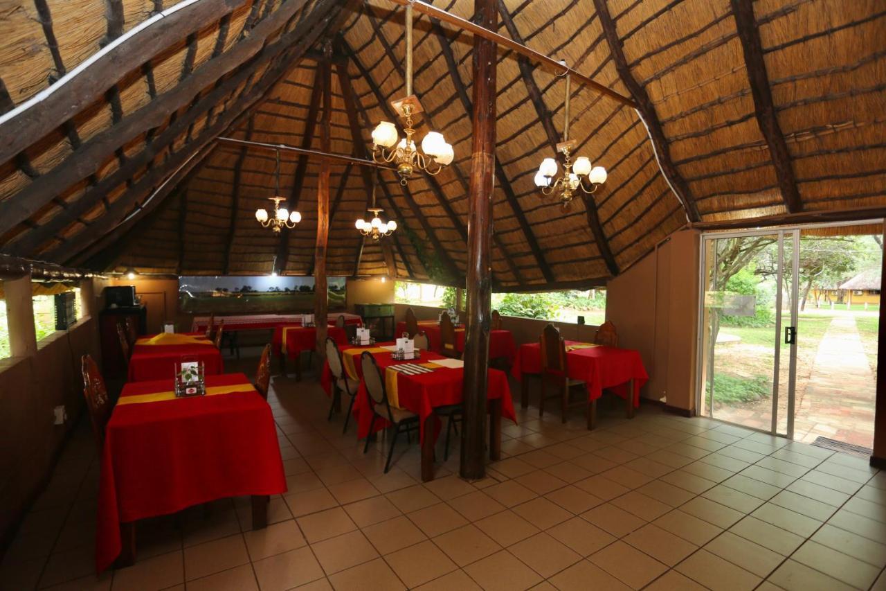 Divundu Guest House מראה חיצוני תמונה