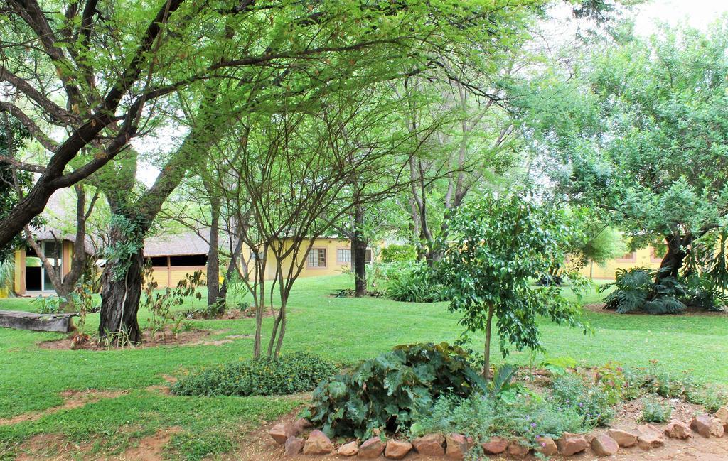 Divundu Guest House מראה חיצוני תמונה