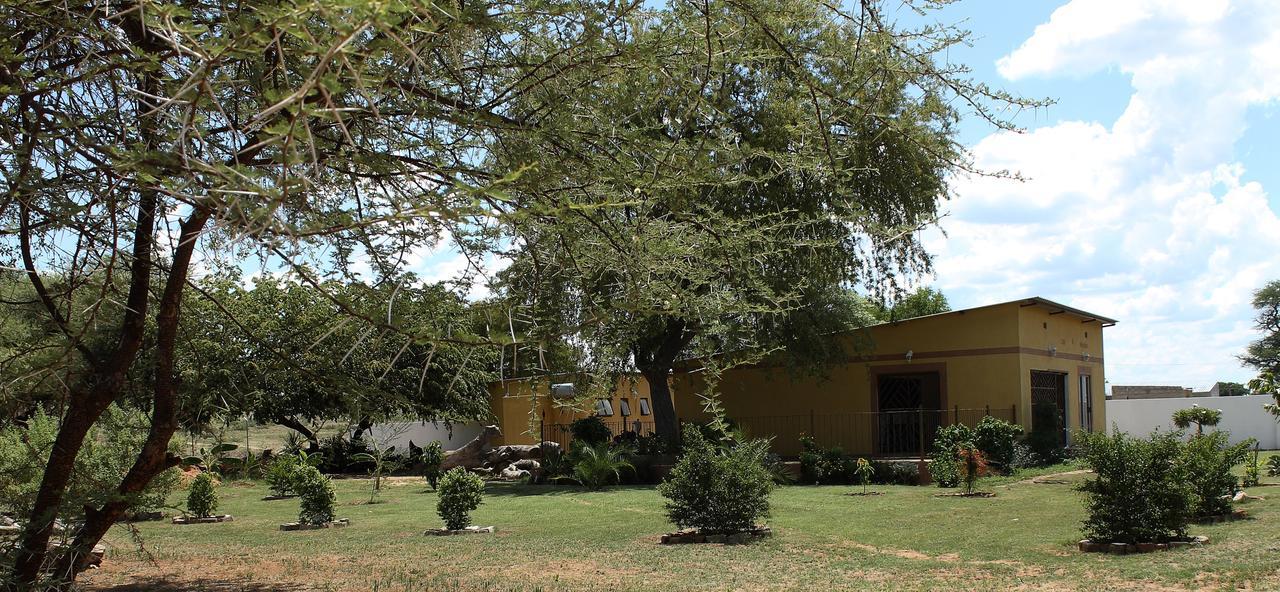 Divundu Guest House מראה חיצוני תמונה