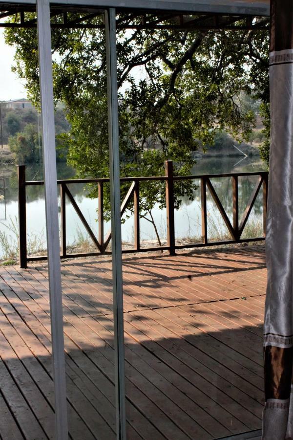 Divundu Guest House מראה חיצוני תמונה